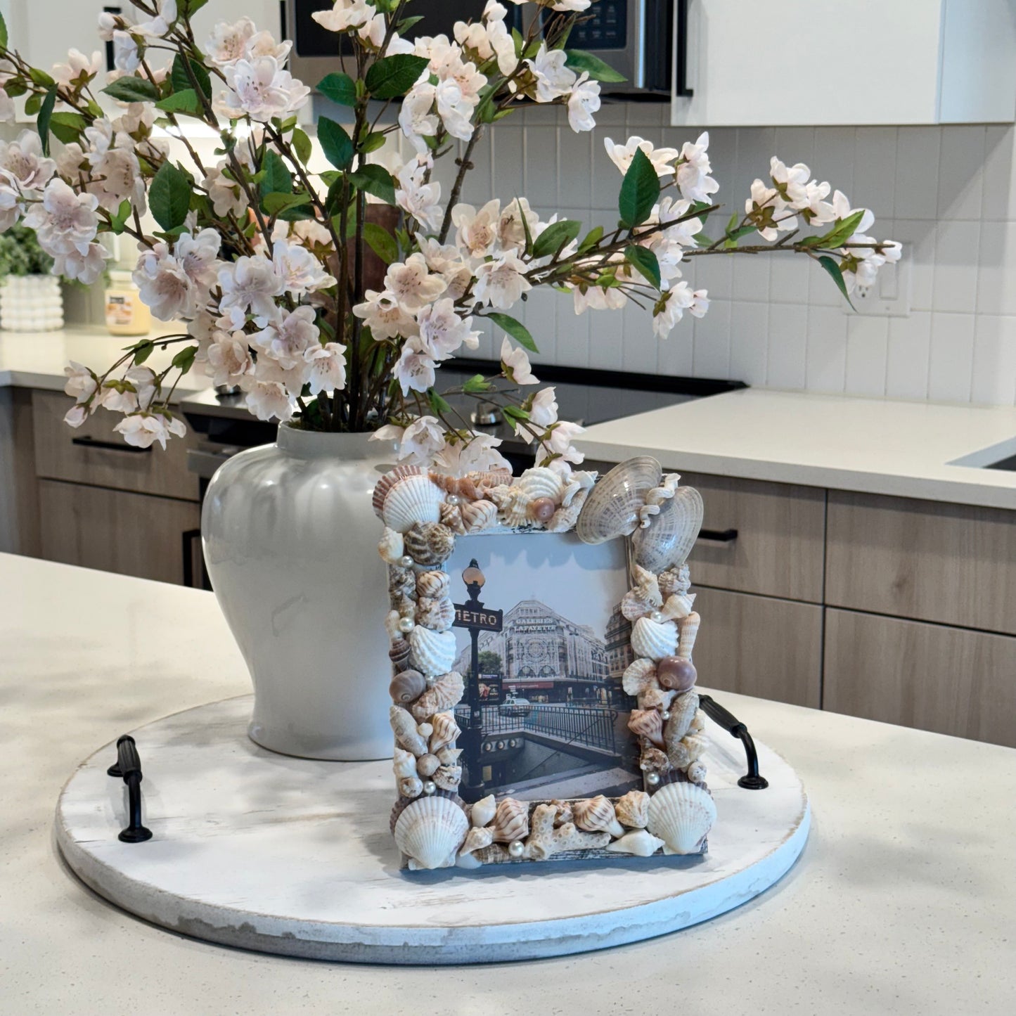 Seashell frame